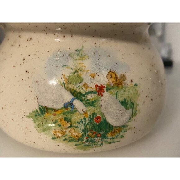 Vintage Stoneware Handled Child' s Camber‎ Pot with Geese Motif - Picture 2 of 16